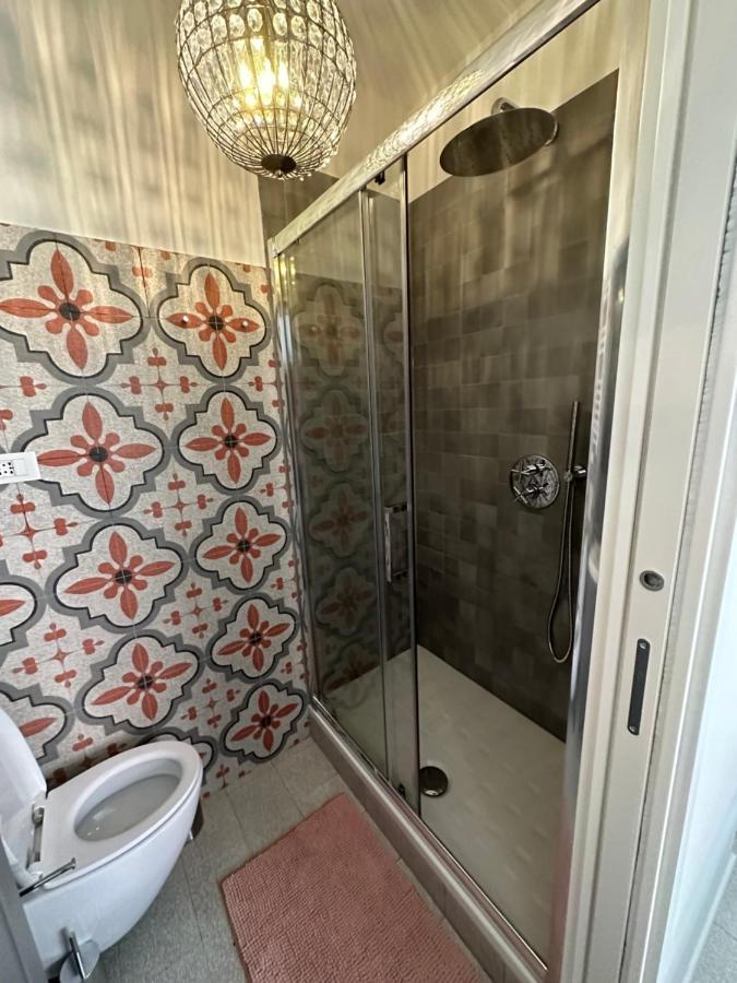 Elegante Stanza Rossa Mottino23 Acomodação com café da manhã Lerici Exterior foto